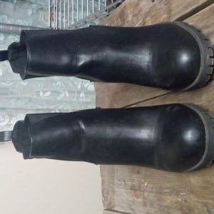 Soda black boots sz 8
